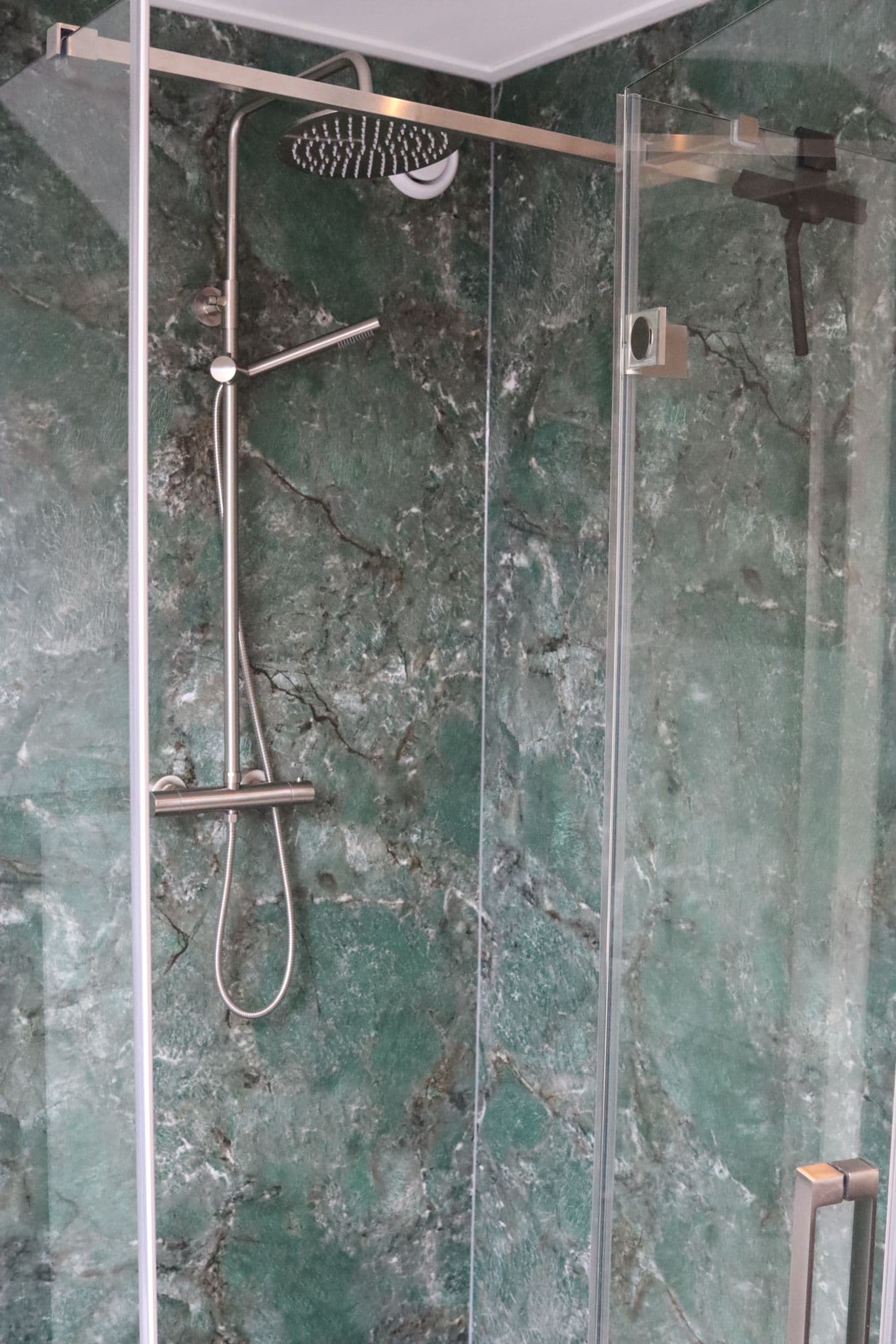 Woonkeuken met eettafel